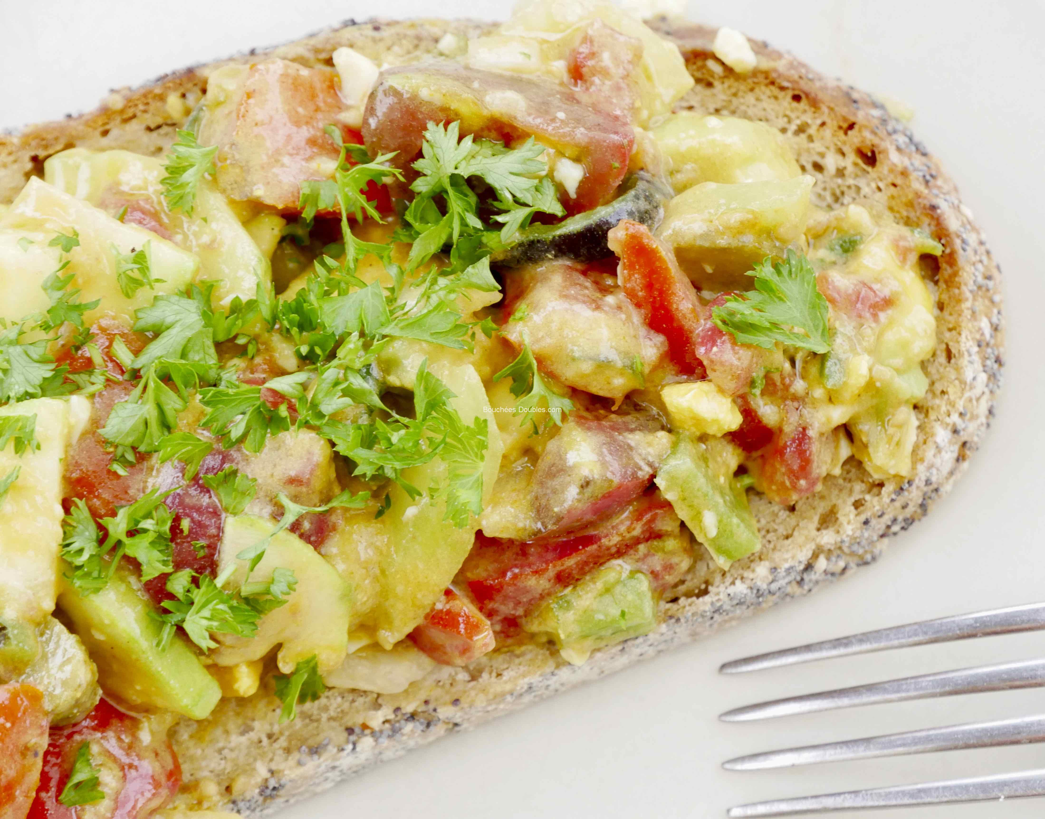 Tartine de crudités au tahiné